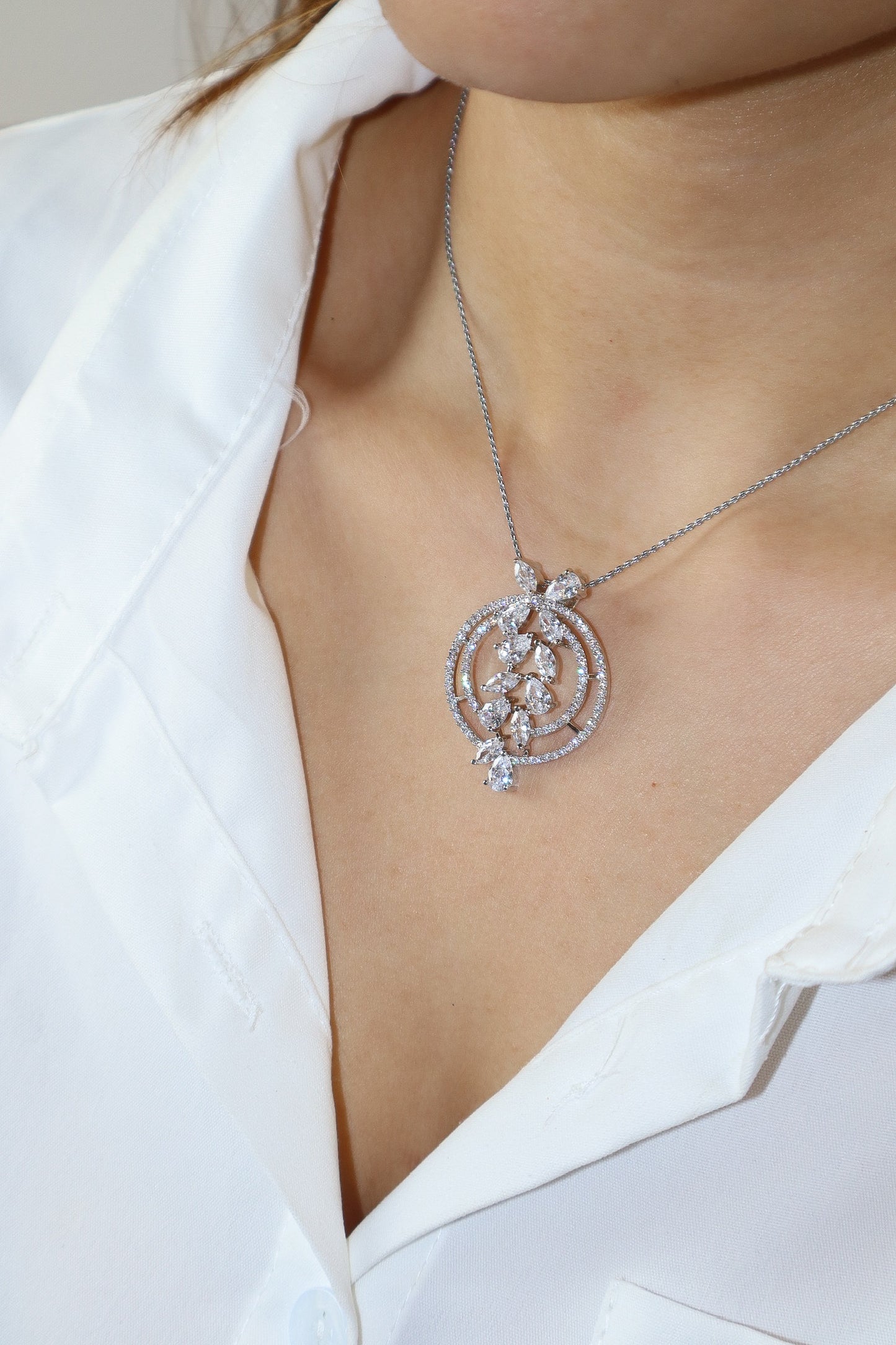 Indira Pendant Set