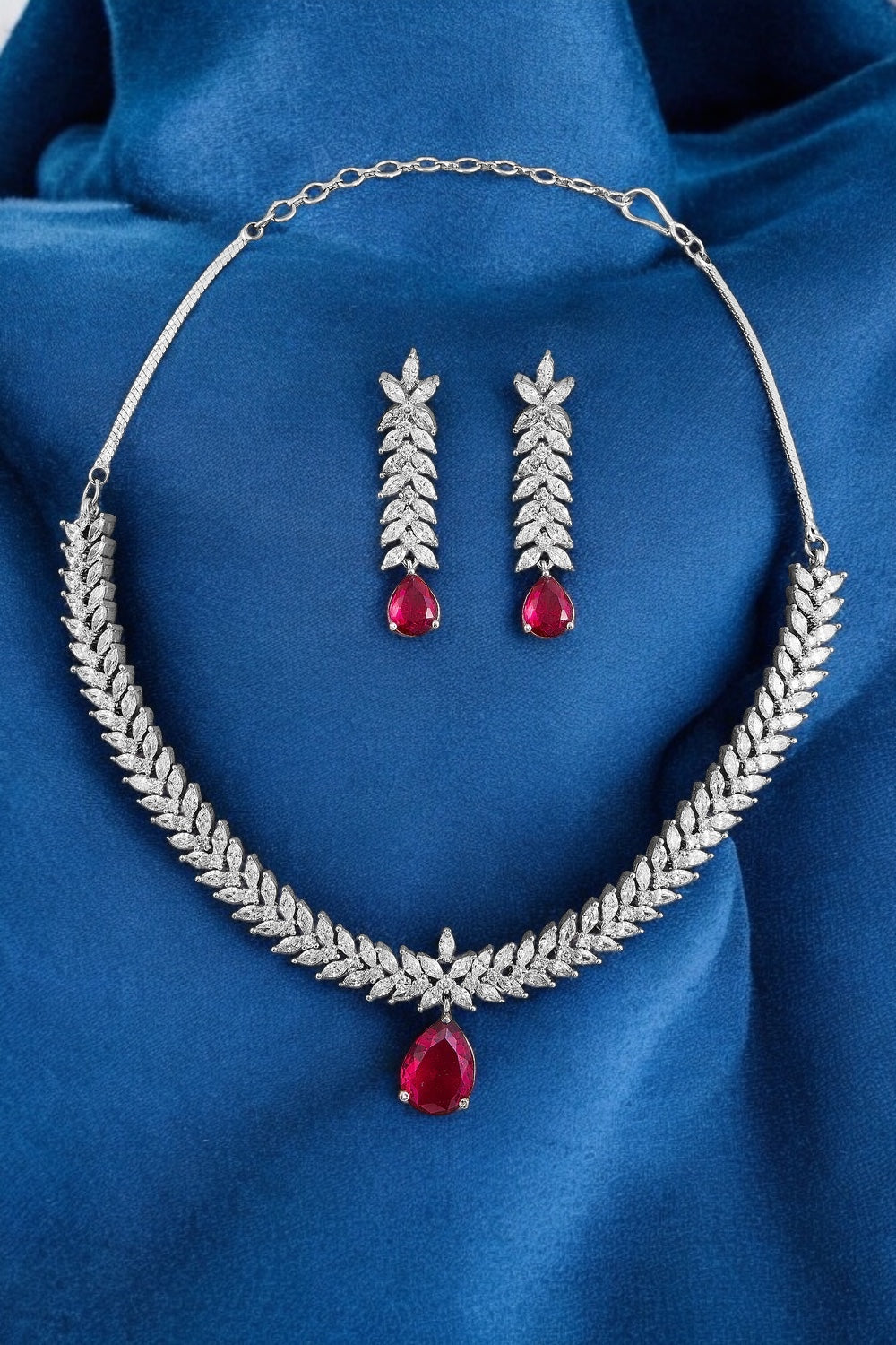 Luna Necklace