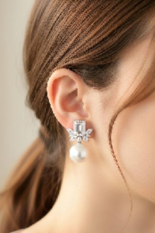 The Pearl of Adore Earrings