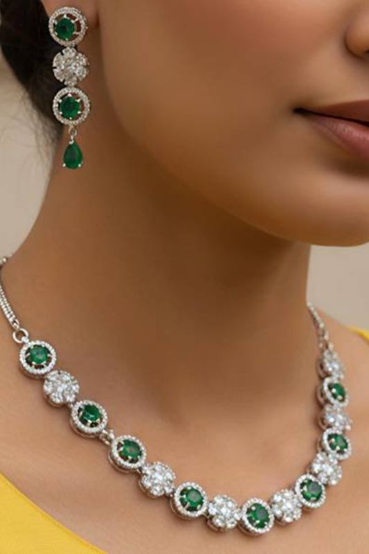 Emerald Gardens Necklace Set