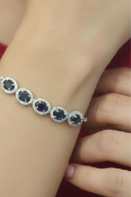 The Sapphire Oval Link Bracelet